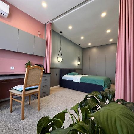 Apartamento Атлант, Нижняя Мега, Комната Для Девушек Only For Girls Almatý Exterior foto