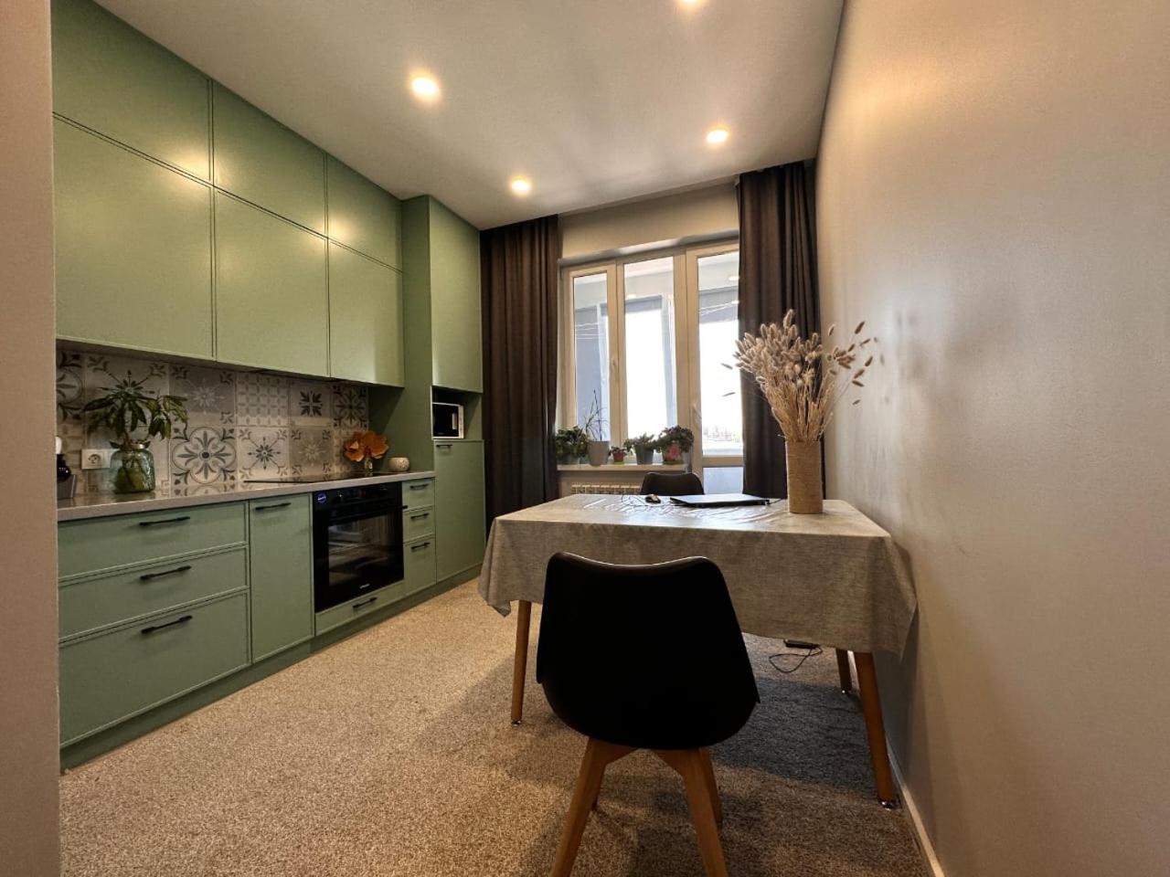 Apartamento Атлант, Нижняя Мега, Комната Для Девушек Only For Girls Almatý Exterior foto